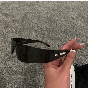 BALENCIAGA MONO SUNGLASSES